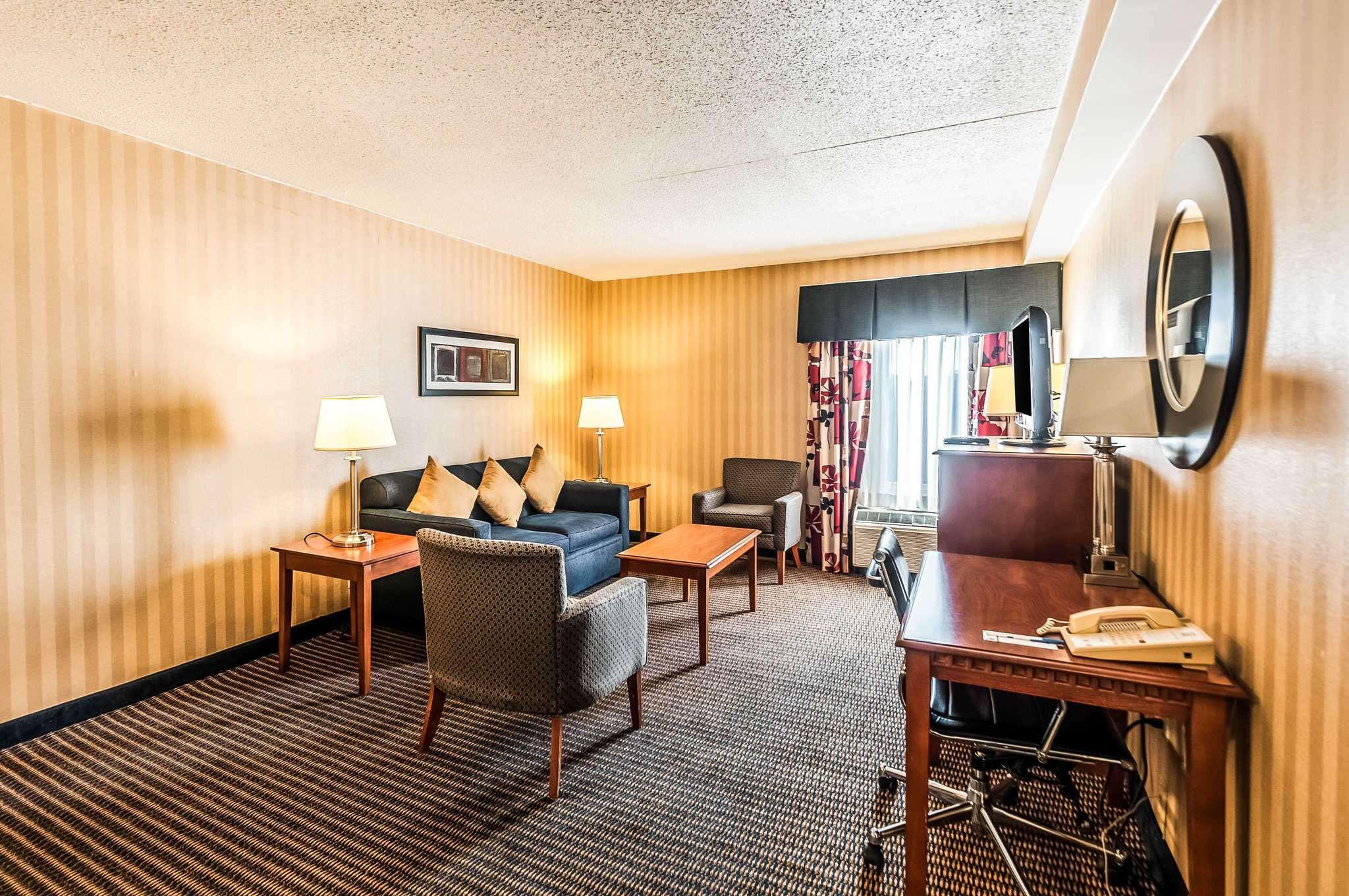 Comfort Inn & Suites Alexandria West Εξωτερικό φωτογραφία