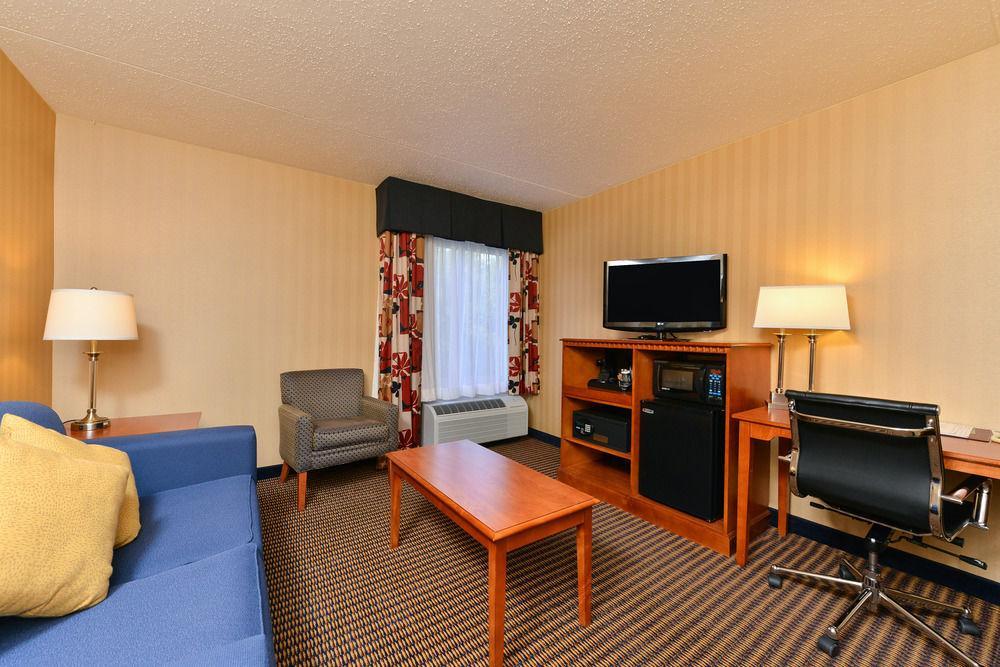 Comfort Inn & Suites Alexandria West Εξωτερικό φωτογραφία
