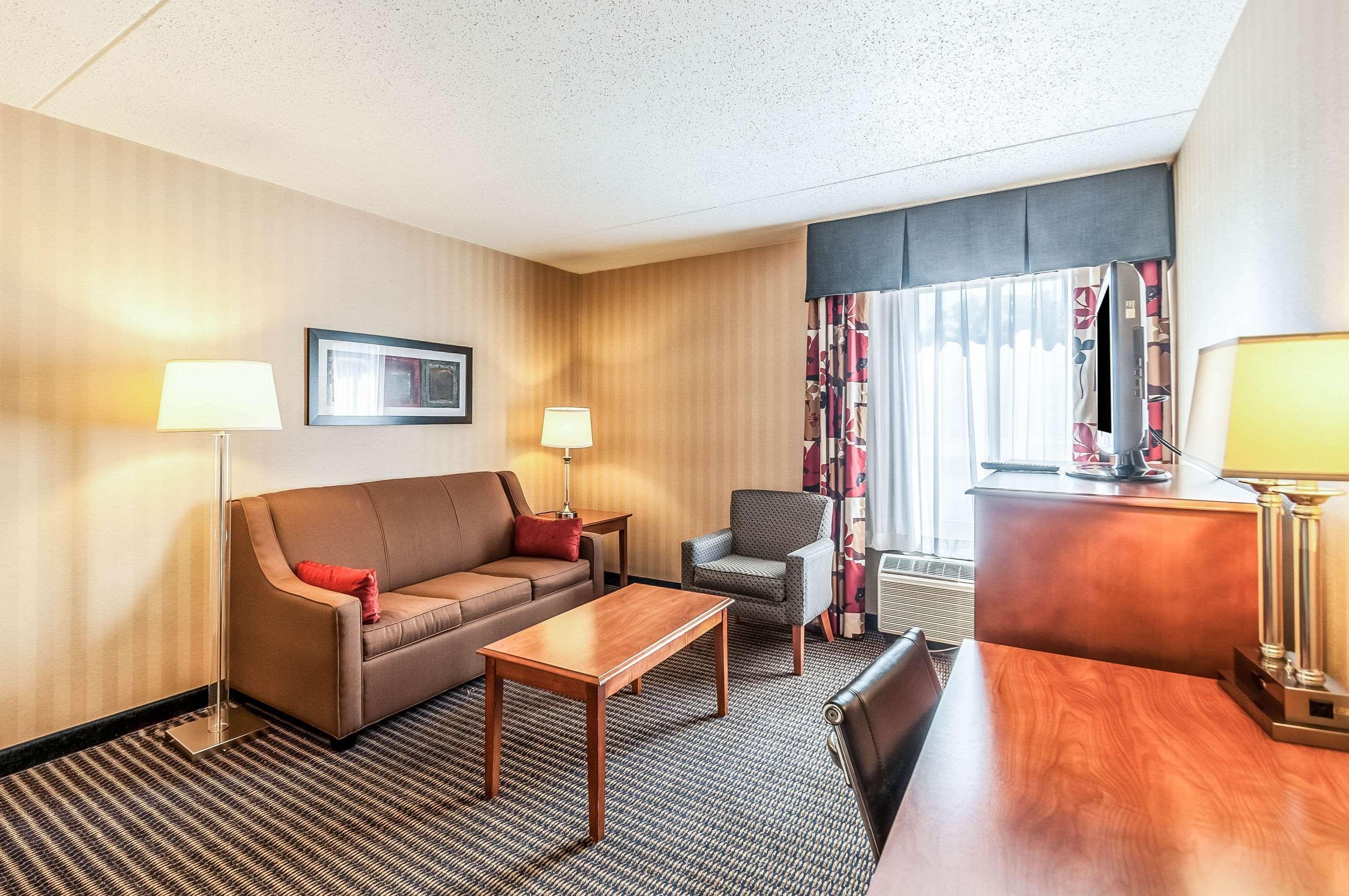 Comfort Inn & Suites Alexandria West Εξωτερικό φωτογραφία